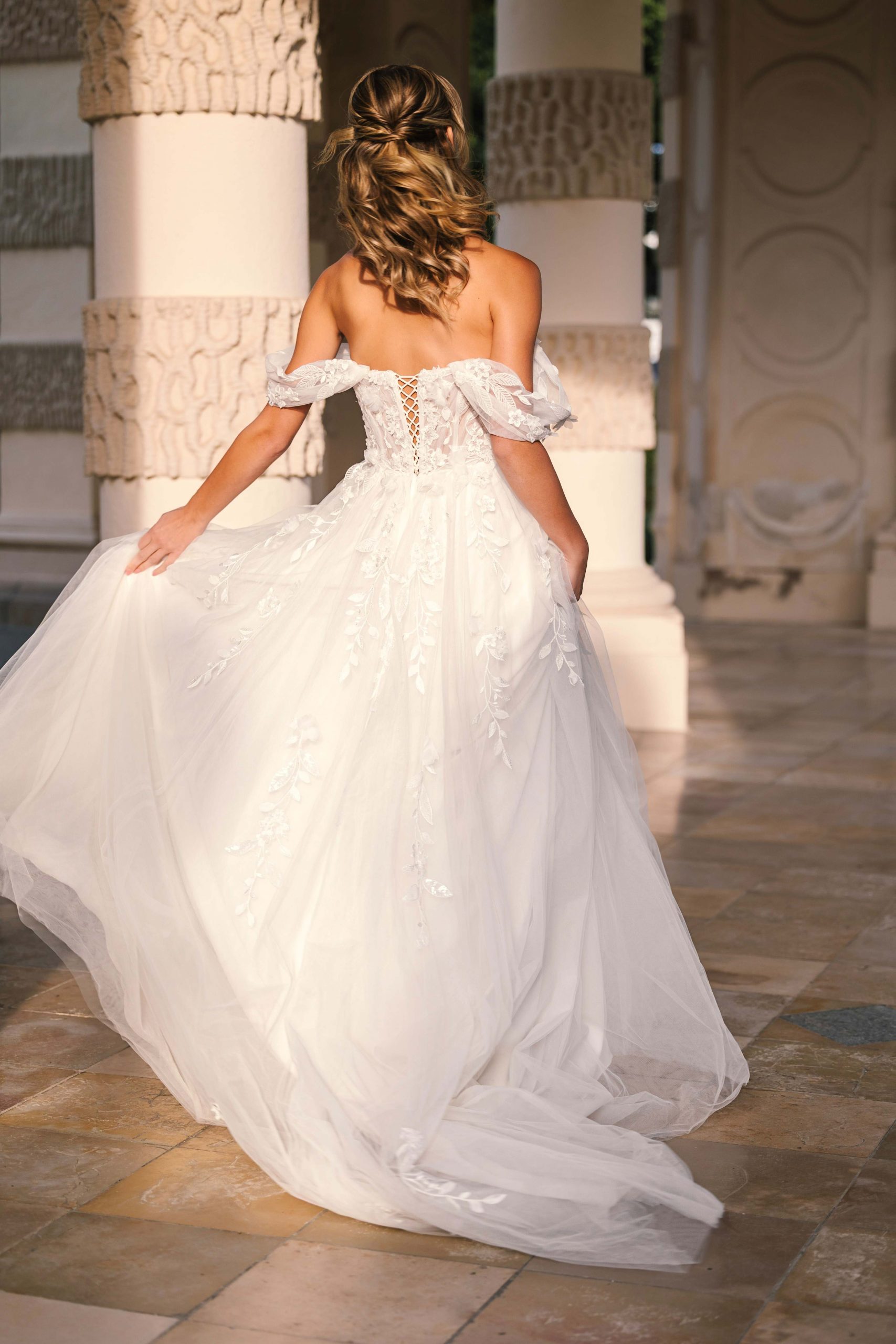 Zweites Bild des Brautkleids