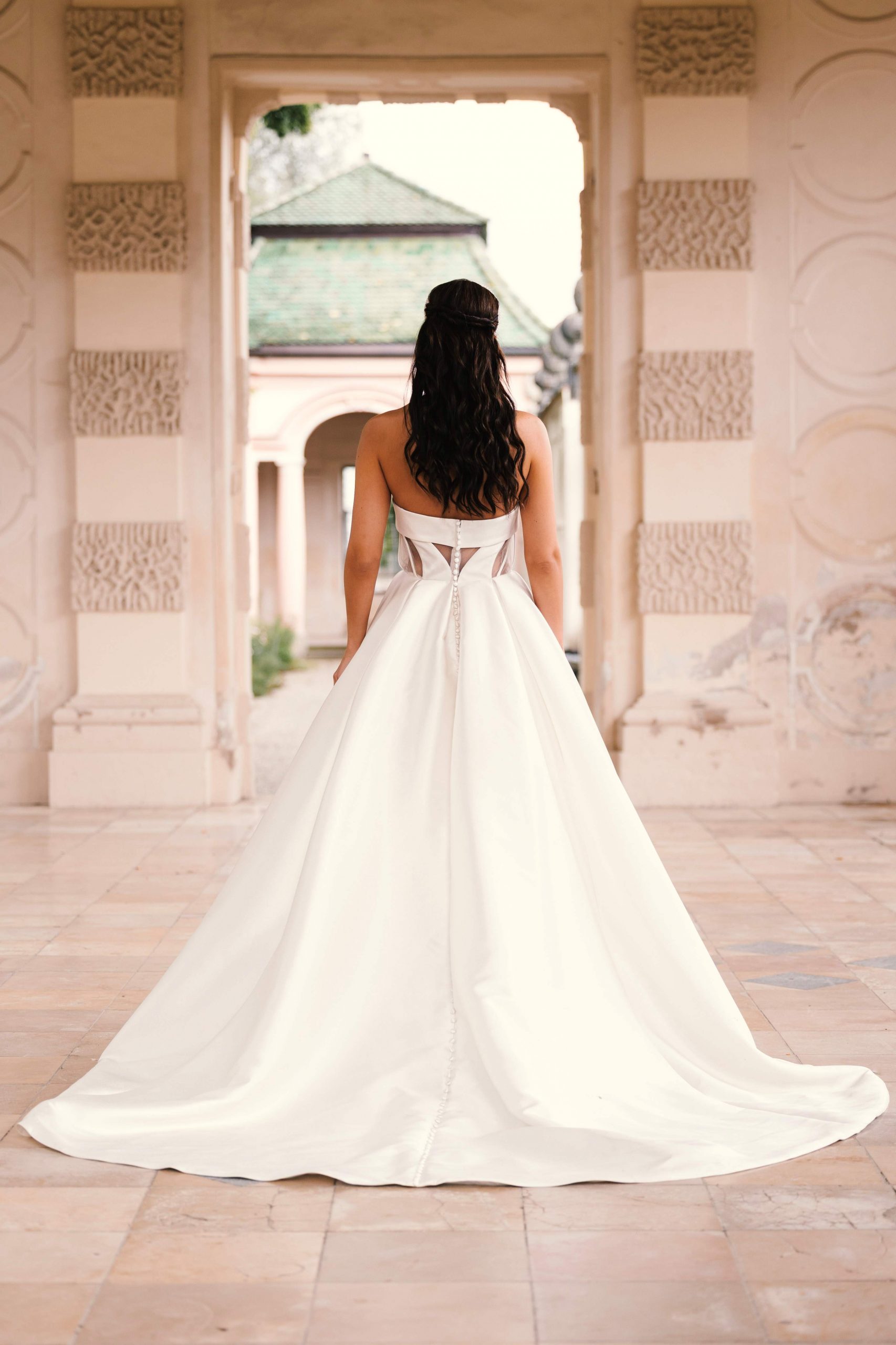 Zweites Bild des Brautkleids