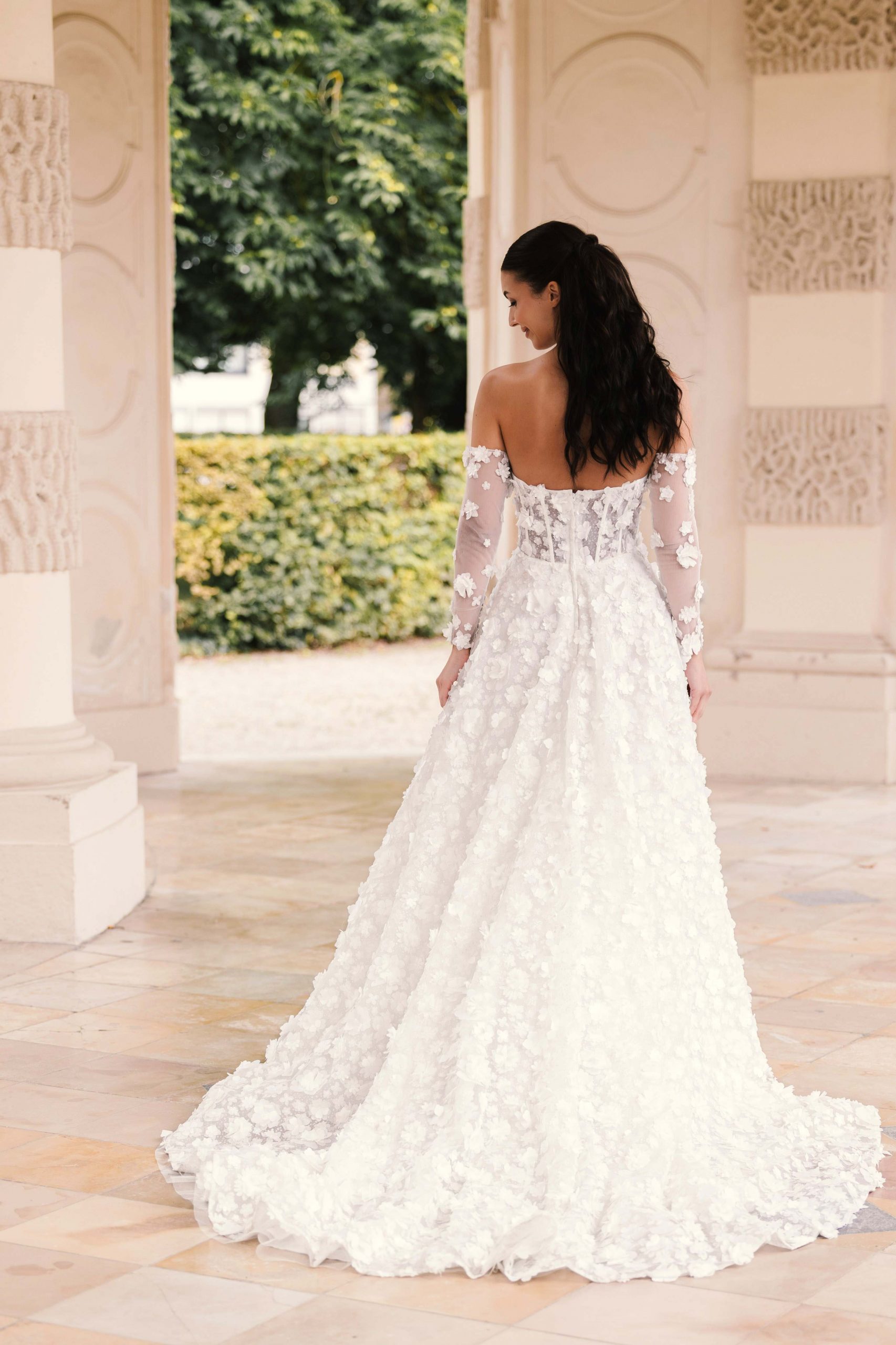Zweites Bild des Brautkleids
