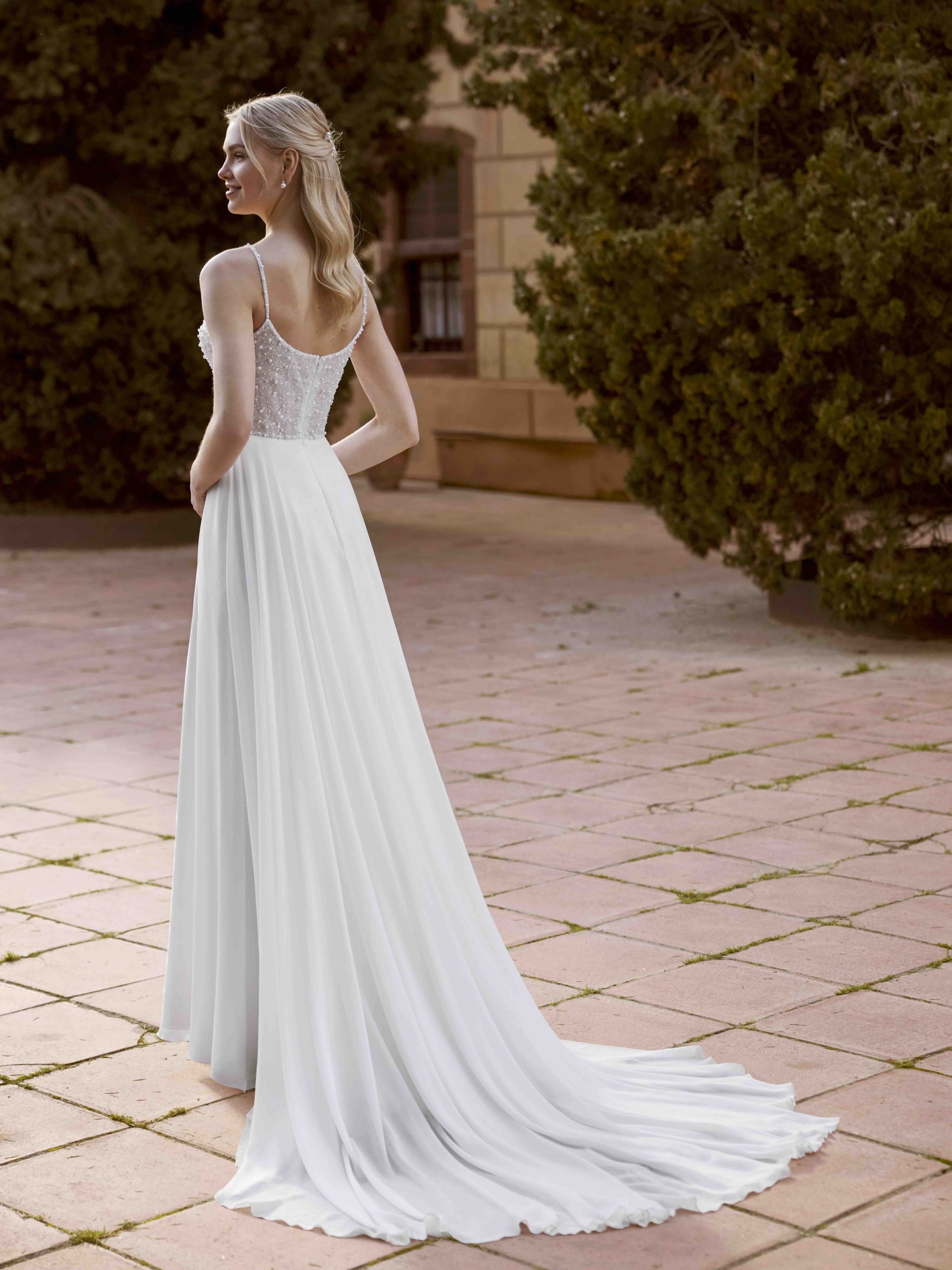 Zweites Bild des Brautkleids