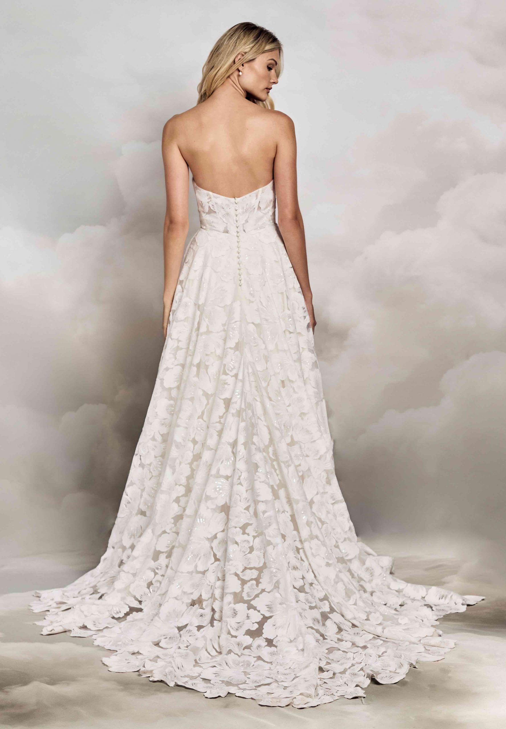 Zweites Bild des Brautkleids