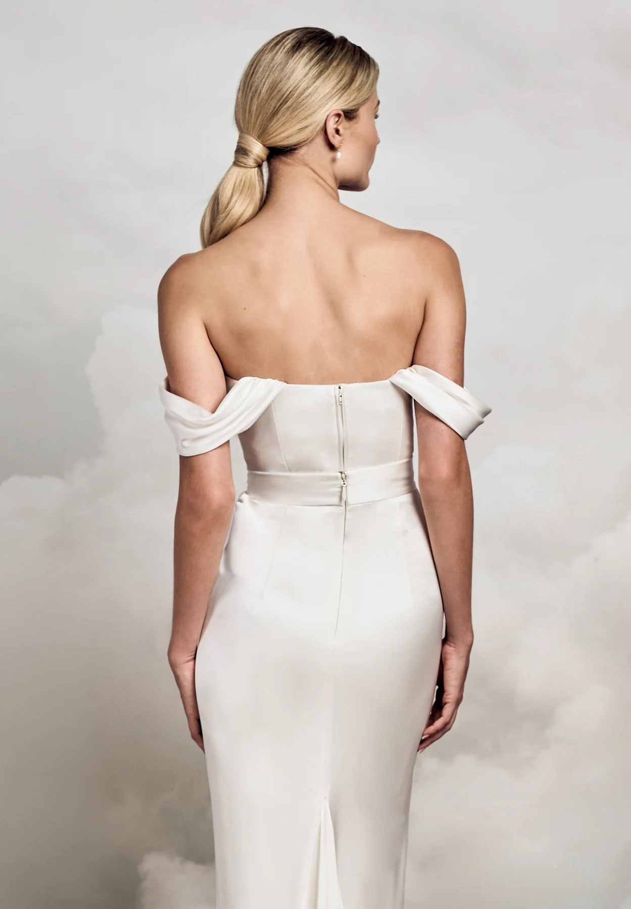 Zweites Bild des Brautkleids