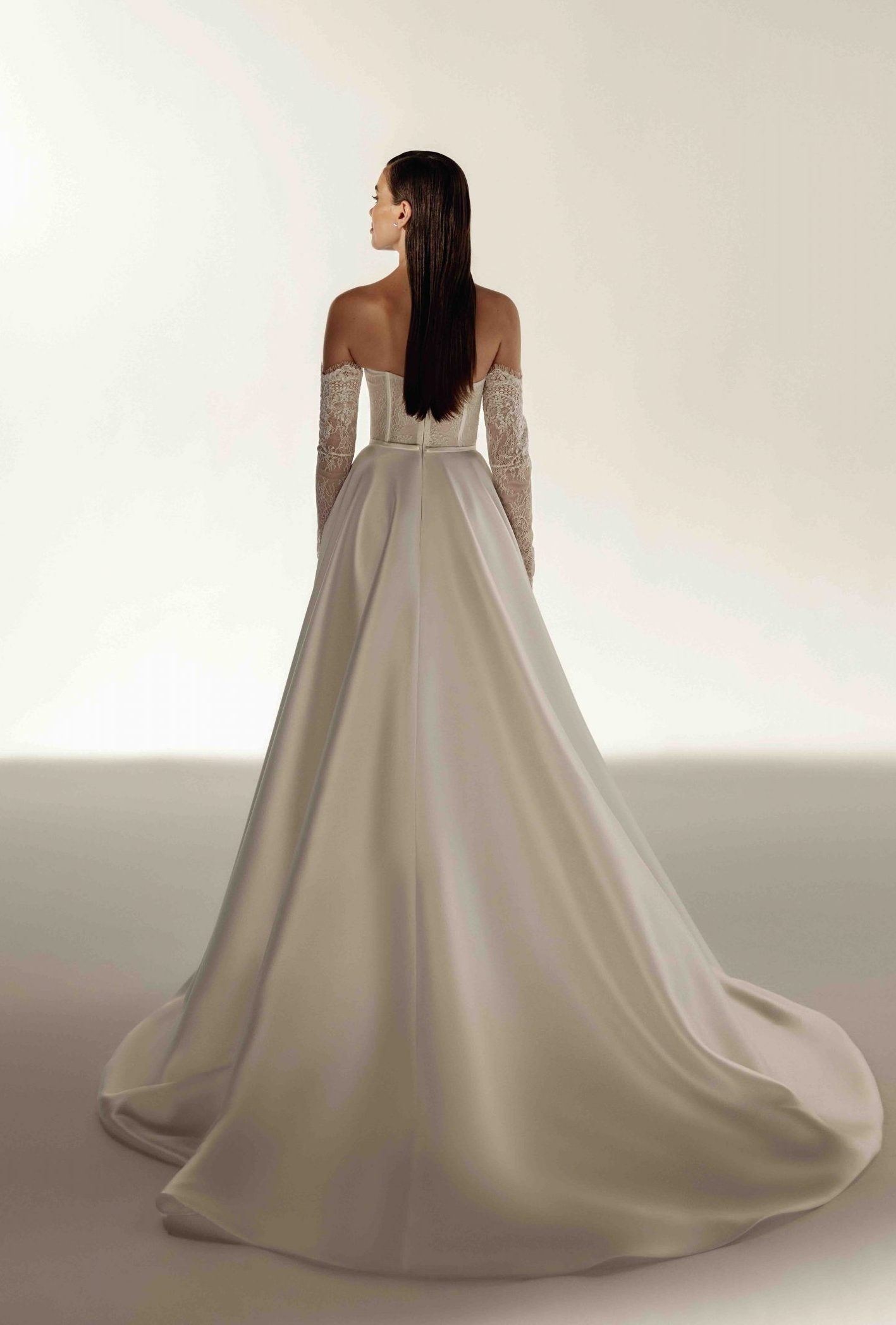 Zweites Bild des Brautkleids