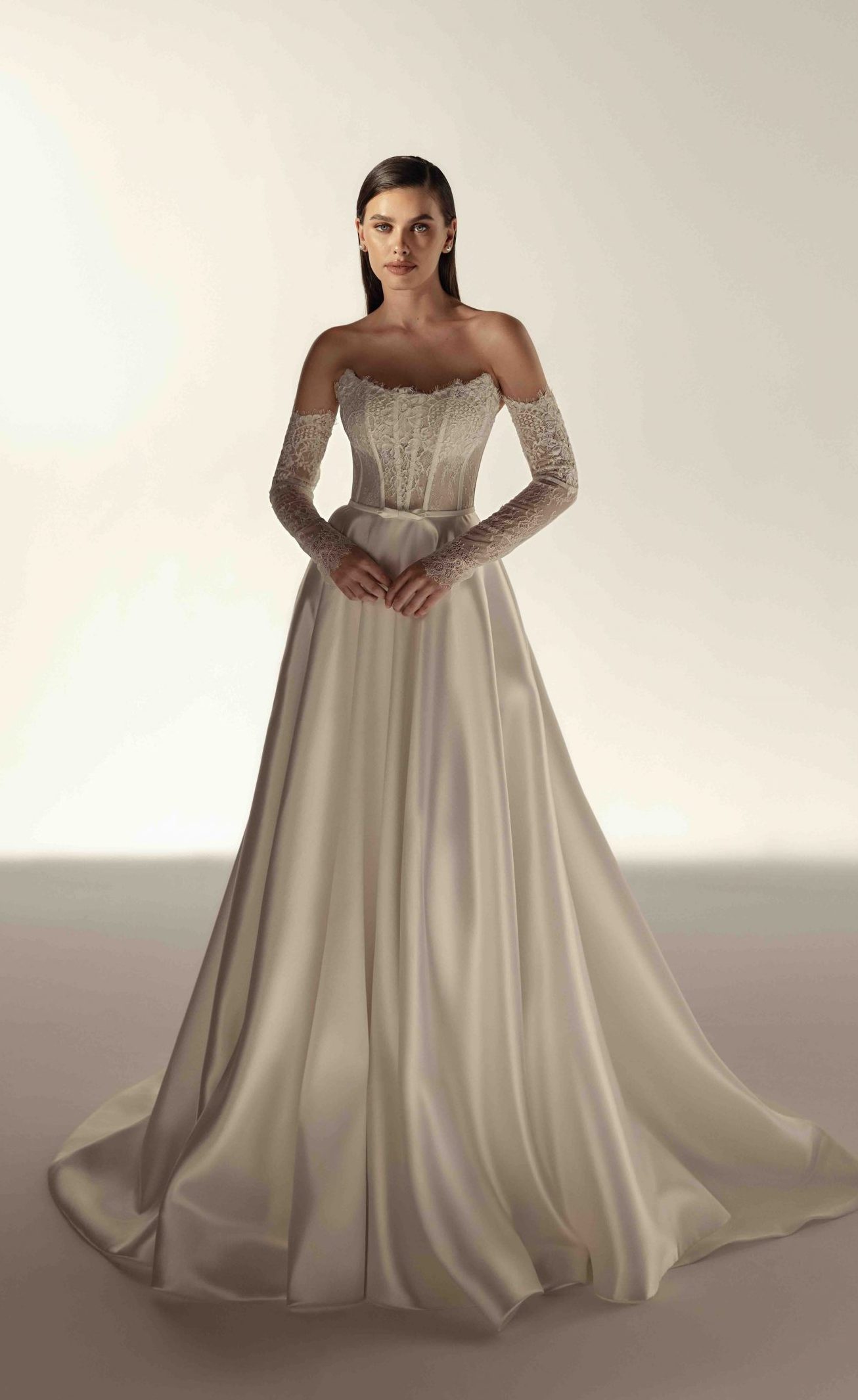 Erstes Bild des Brautkleids