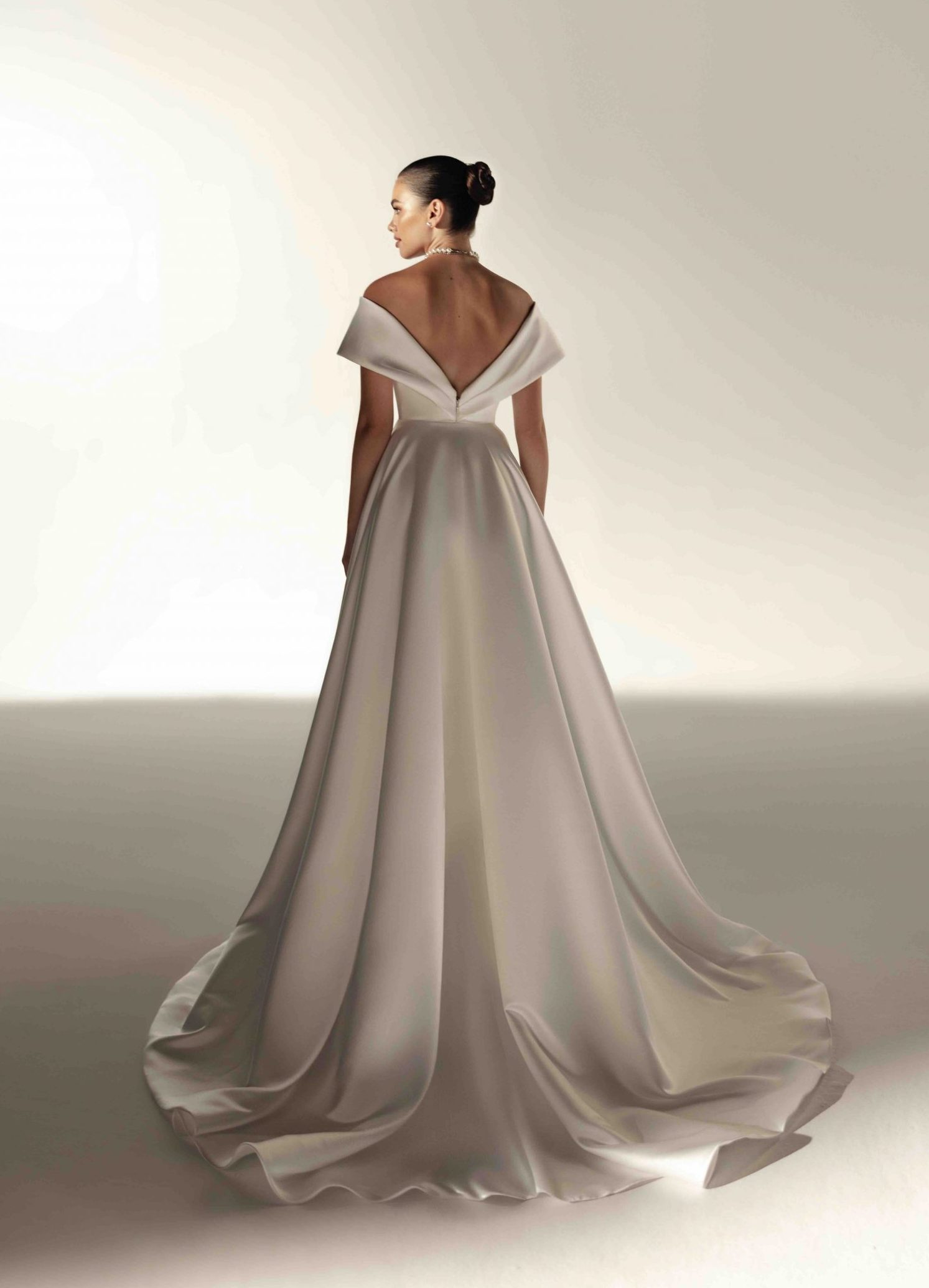 Zweites Bild des Brautkleids