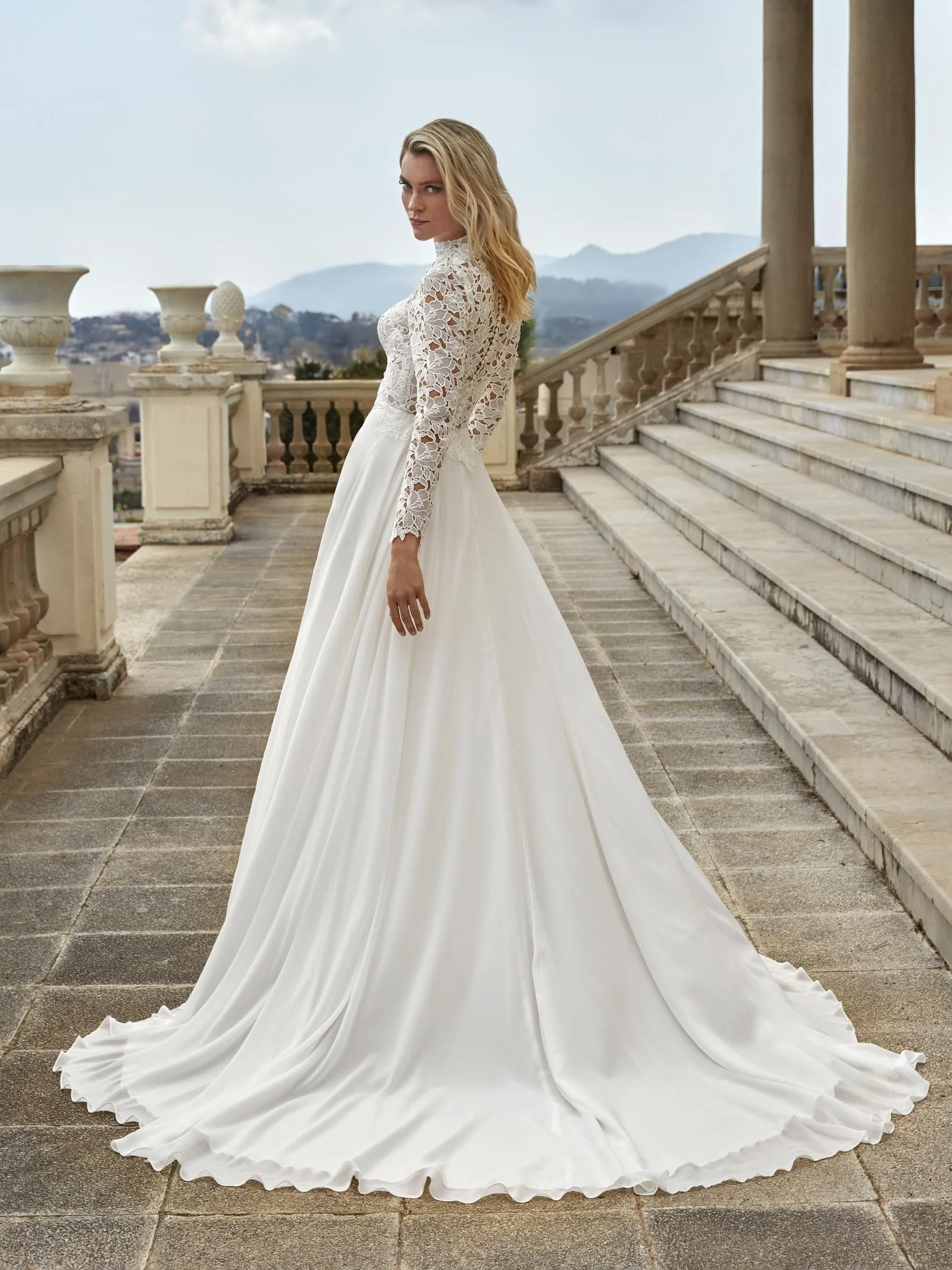 Zweites Bild des Brautkleids