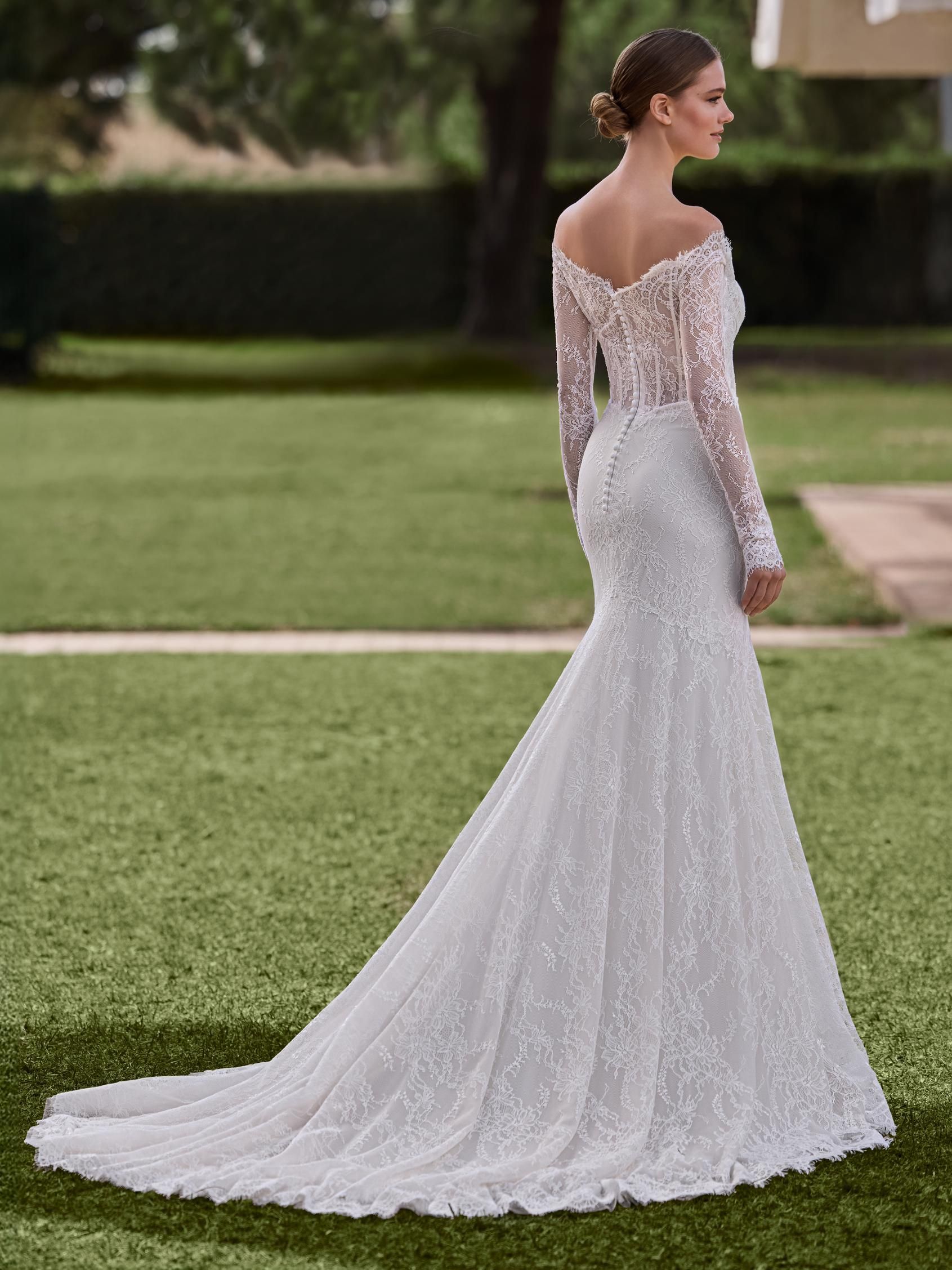Zweites Bild des Brautkleids