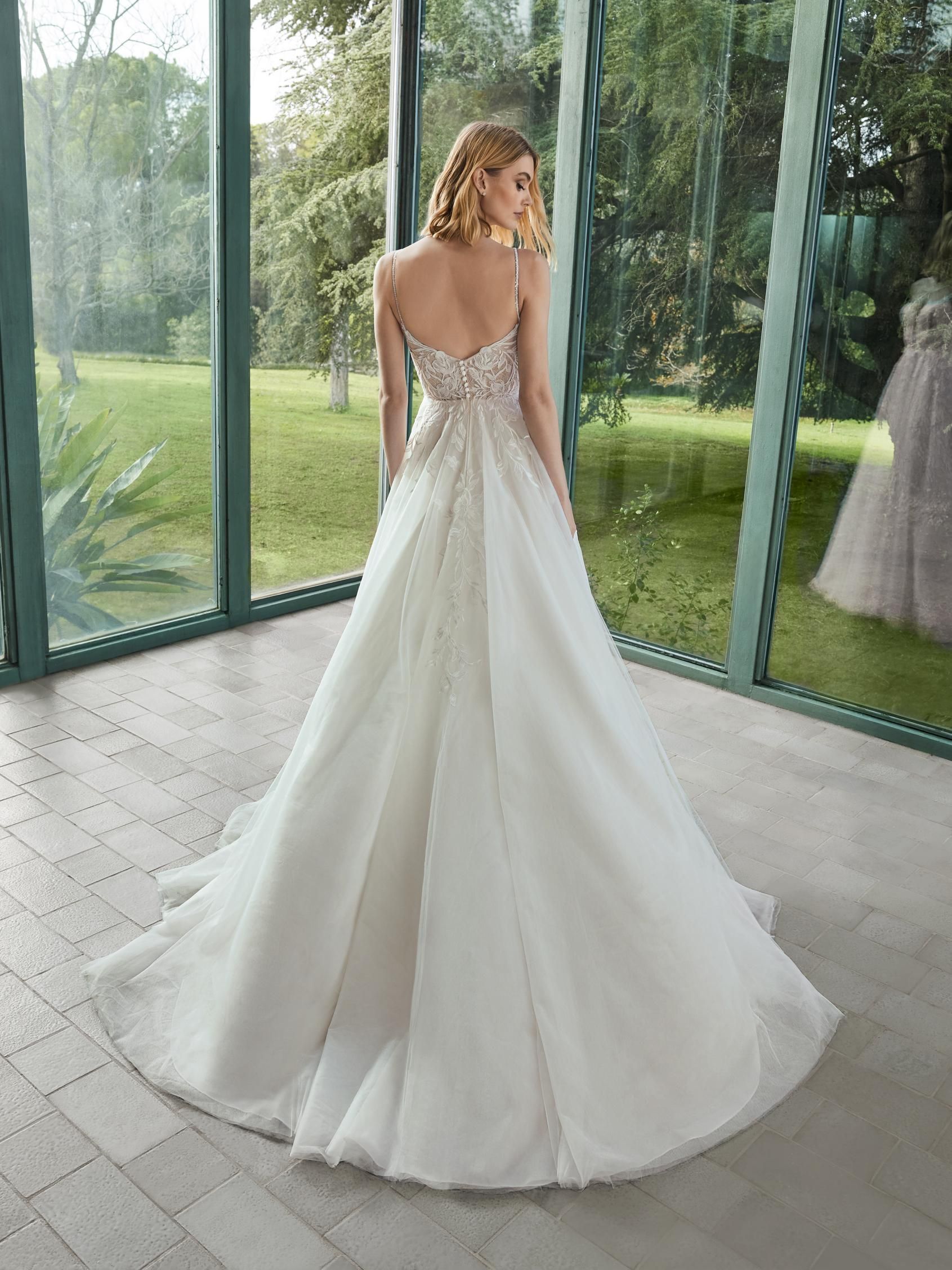 Zweites Bild des Brautkleids