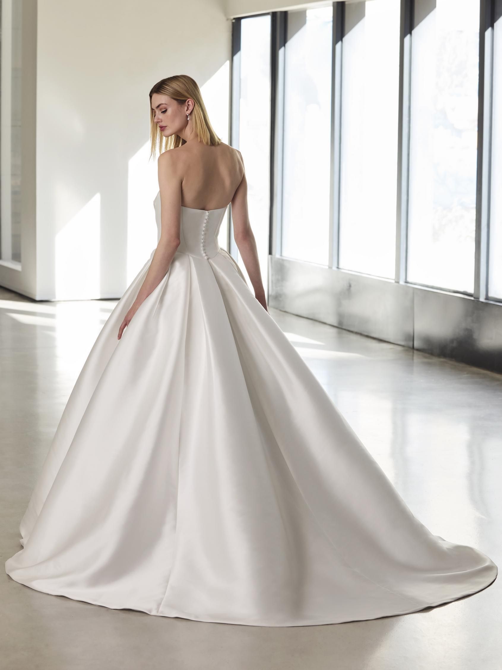 Zweites Bild des Brautkleids